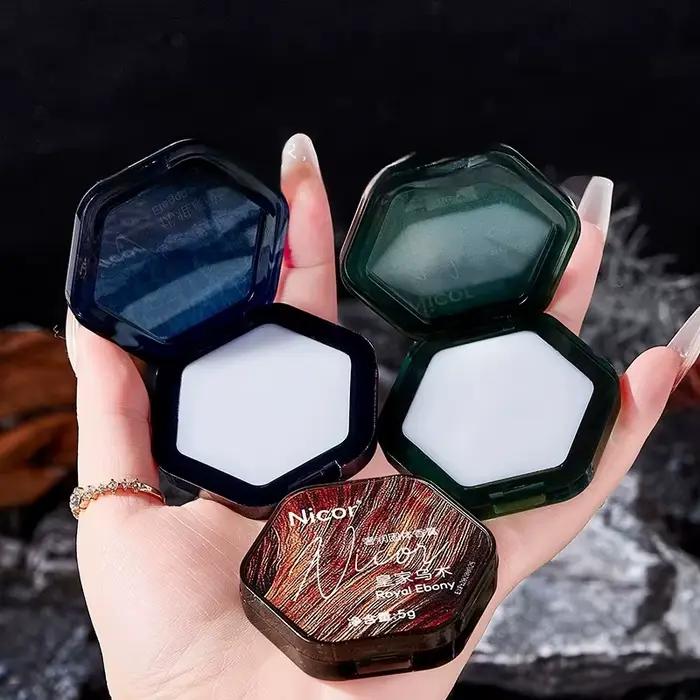 Pommade solide parfumée au bois