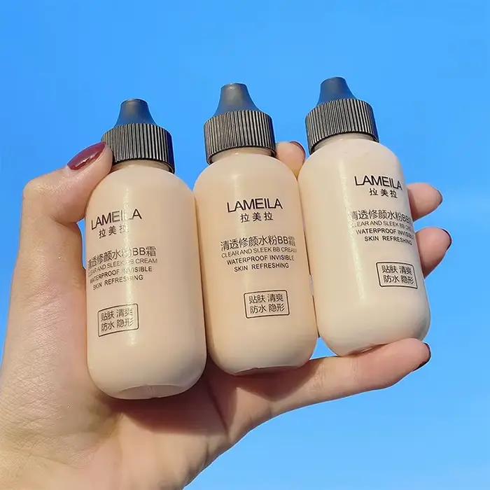 Fond de teint liquide pour le visage