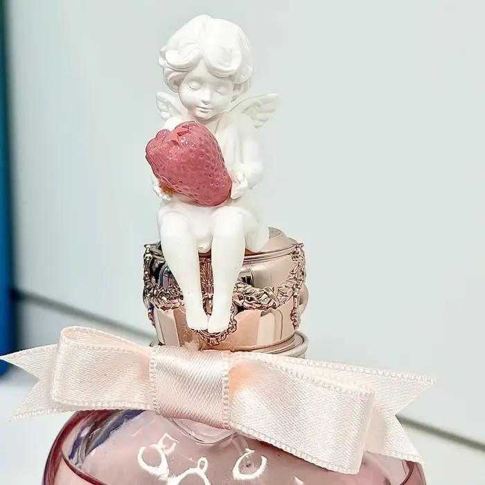 Flower Knows Parfum Strawberry Cupid Fragrance Douce Fraise Milk Shake Eau De Parfum Femme Longue Tenue Fraise Caramel Vanille Musc Doux Confortable Mignon Esthetique Cadeau