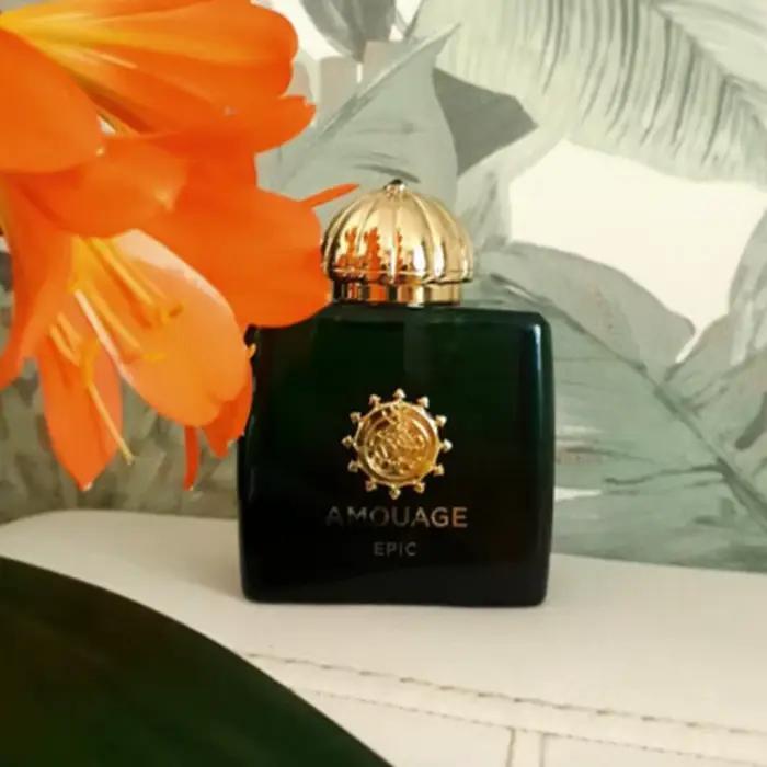 Parfum pour femme 100 ml aux notes florales orientales chypres