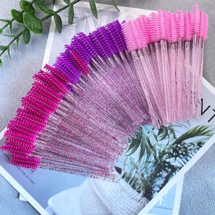 Pinceaux de maquillage jetables en cristal pour sourcils et cils, 50 pièces, poignée en diamant, applicateur de mascara, outils d'extension de cils pour femmes occasions spéciales