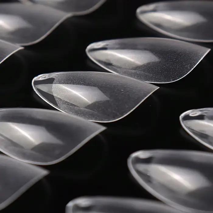 Pointes d'ongles courtes en amande pour gel souple