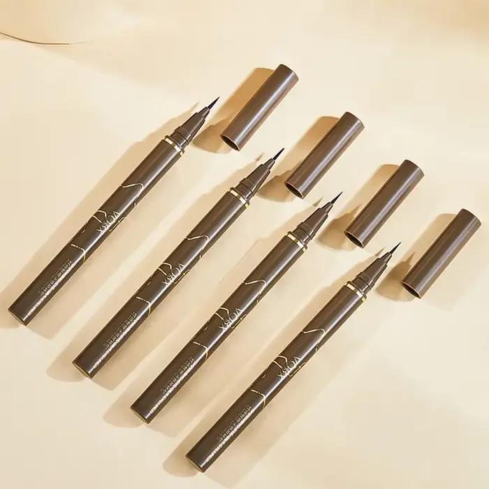 Eyeliner liquide marron durable