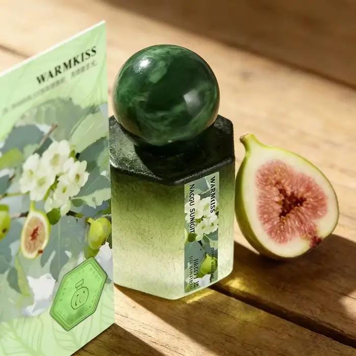 Parfum pour femmes 30ml, parfum longue durée, frais et doux, parfait pour offrir en cadeau à la famille, livré avec boîte.
