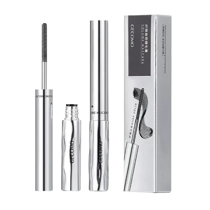 Mascara longue tenue qui boucle les cils