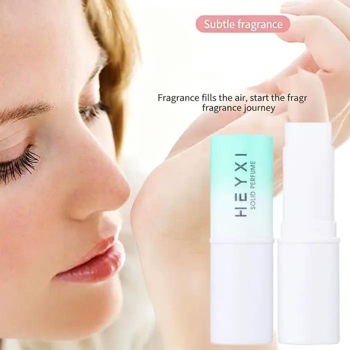 Baume de parfum solide portable aux senteurs fraîches naturelles