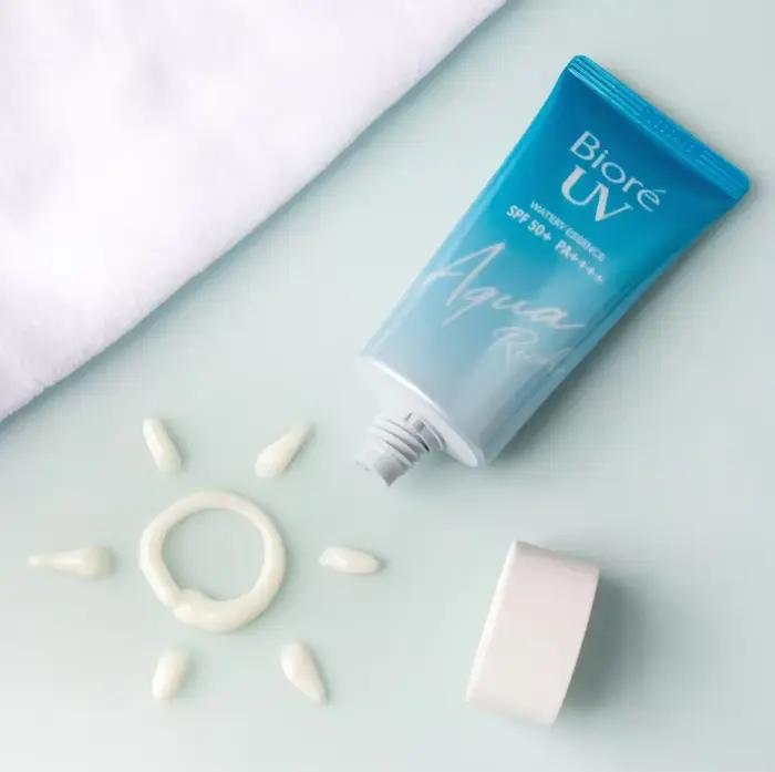 Biore Crème Solaire Isolante Rafraîchissante Non Grasse Corps et Visage Anti-UV Essence Aquatique Riche SPF50+ PA++++