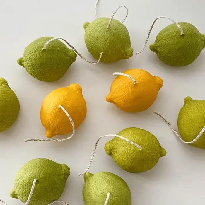 Bougie parfumée au citron en cire de soja faite à la main pour la décoration d'été et les occasions spéciales