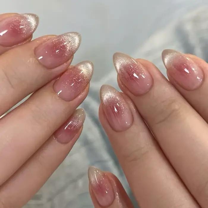 24 pièces tête ovale courte Blush rose presse sur les ongles avec des designs simples ongles en aman