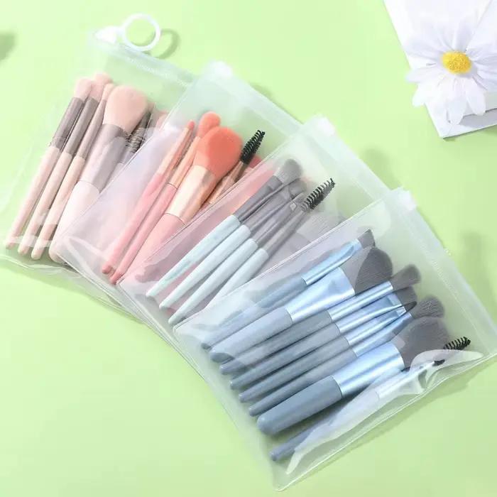 Mini ensemble de pinceaux de maquillage doux et moelleux de 8 pièces
