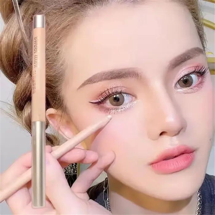 Crayon de ver à soie couché à la menthe douce, stylo de fard à paupières à paillettes de galaxie, Eyeliner brillant imperméable longue durée, bâton de maquillage