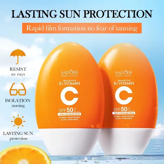 Crème solaire hydratante à la vitamine C SPF50+ PA+++ pour protection UVA UVB large spectre anti photovieillissement peau lumineuse revitalisée jeunesse douce confortable