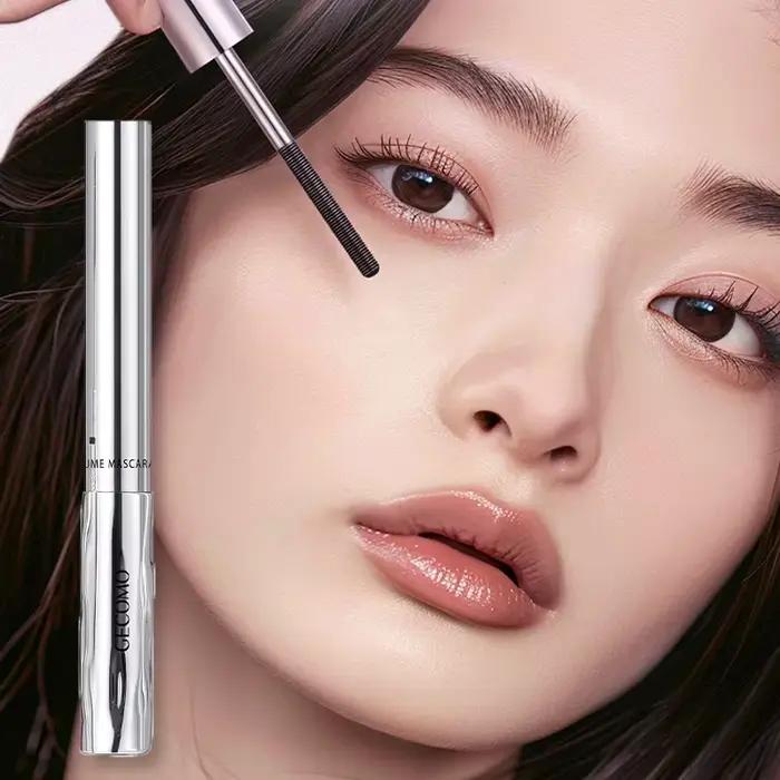 Mascara longue tenue qui boucle les cils