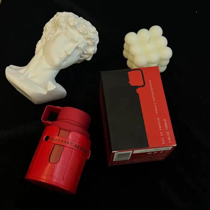 Armaf Odyssey Parfum woody unisexe Eau De Parfum durable pour les voyages d'affaires Dates romantiques Événements serrés et cadeau à usage quotidien