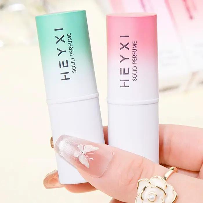 Baume de parfum solide portable aux senteurs fraîches naturelles