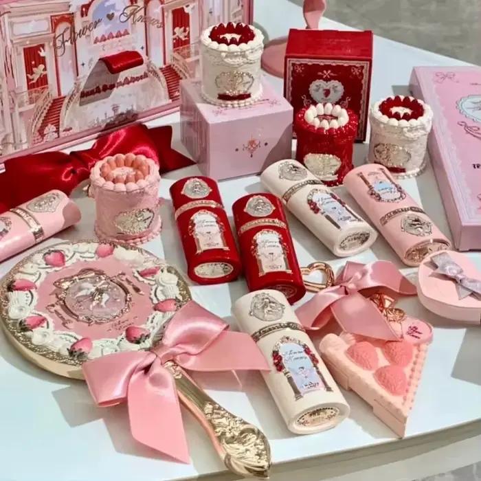 Kit de maquillage complet de la collection Flower Know Strawberry Cupid