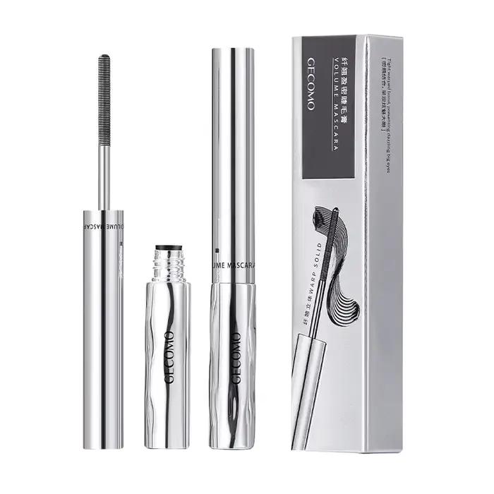 Mascara longue tenue qui boucle les cils, résistant à l'eau et à la transpiration, sépare chaque cil