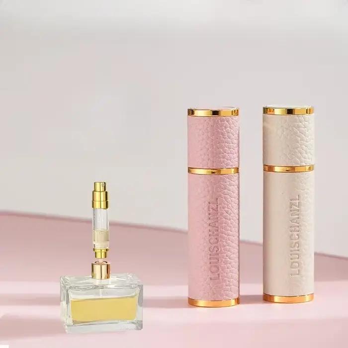 Atomiseur de parfum portable en cuir véritable rechargeable avec bouchon en silicone pour femmes et hommes pour toutes les occasions de voyage et de vie quotidienne