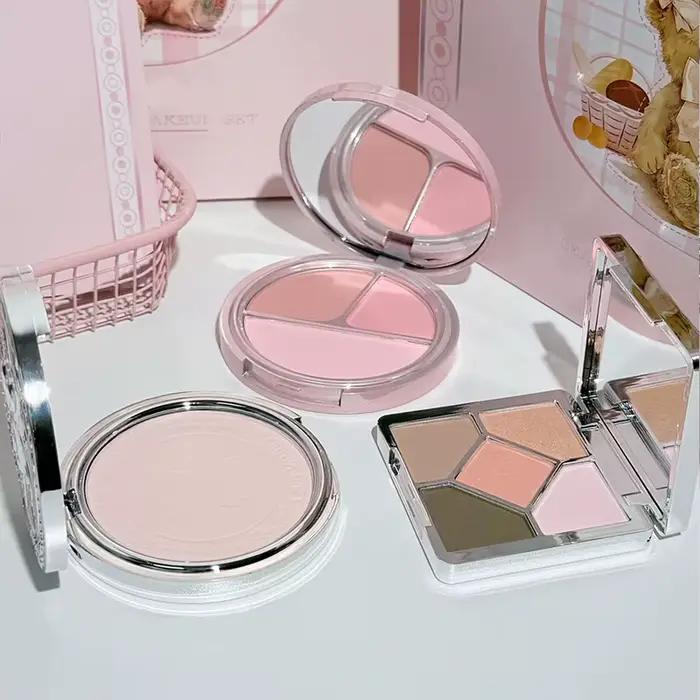 ART VALUE Coffret de maquillage multifonction 7 pièces comprenant 3 rouges à lèvres mats, 1 poudre pressée, 1 blush, 1 palette de fards à paupières et collier cosmétique