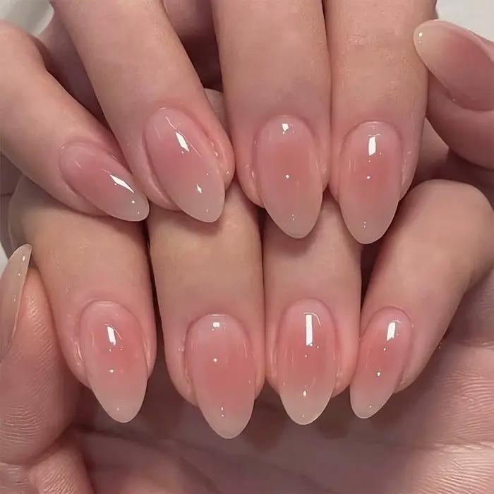 24 pièces tête ovale courte Blush rose presse sur les ongles avec des designs simples ongles en aman