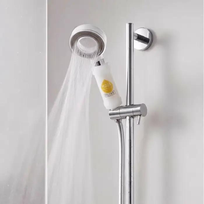Filtre de douche haute pression avec vitamine C pour soin de la peau parfum lavande adoucisseur d'eau qualité spa pour homme et femme occasions quotidiennes et spéciales