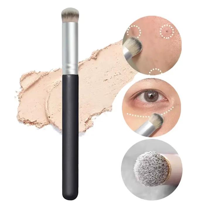 270 Pinceau anti-cernes