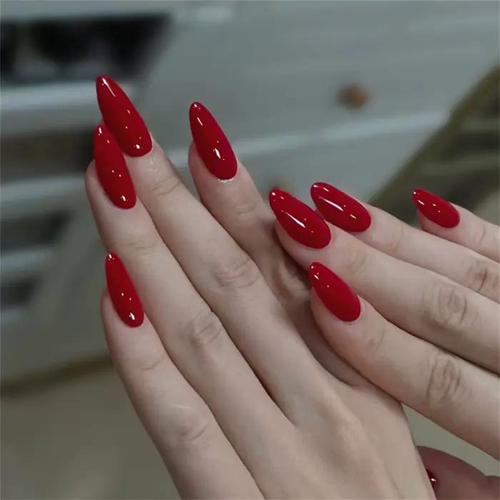Faux ongles en forme de cercueil, dégradé rouge et noir, longueur moyenne, avec onglets collants, po
