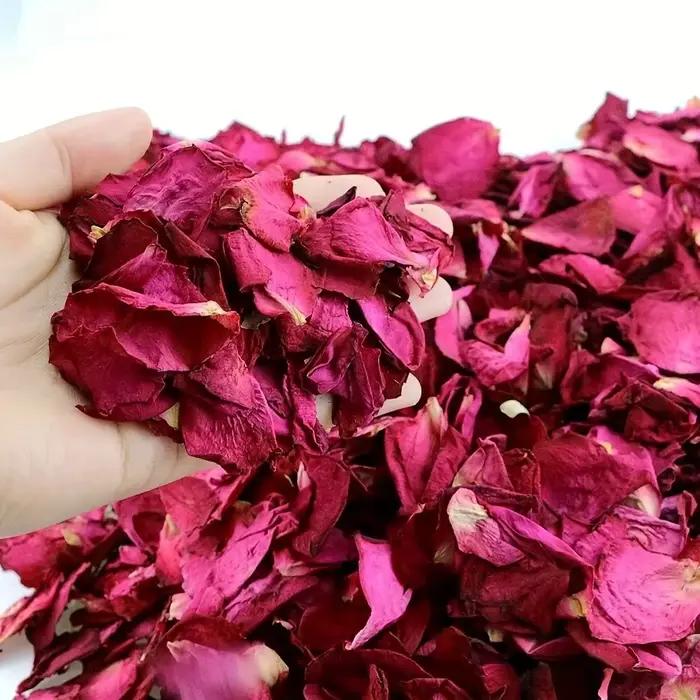 Pétales de rose sèches pour bain et décoration mariage oasis de bien-être intérieur spa rituel d'aromathérapie événements spéciaux