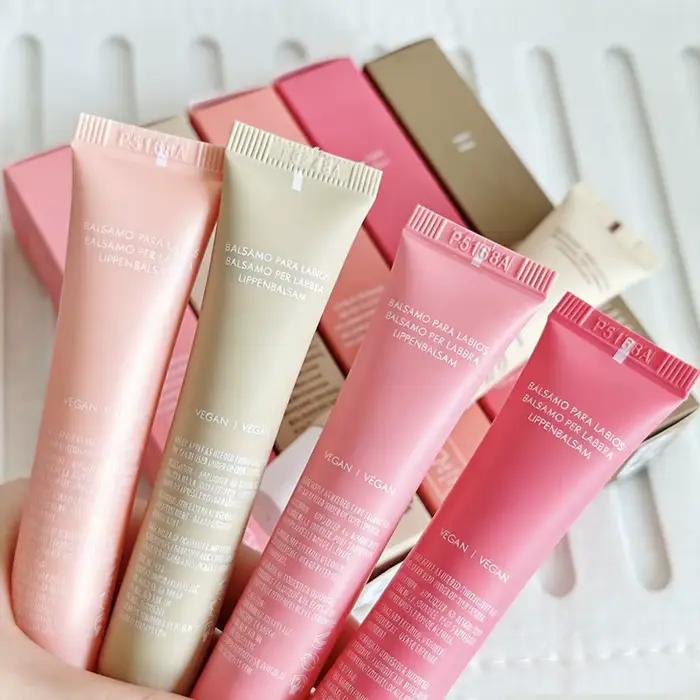Baume à lèvres hydratant de la marque Hot Makeup, couleurs : Rose Guimauve Croustillante, Sucre Vanille, Beige, Gâteau d'Anniversaire, Fraise Soft Serve