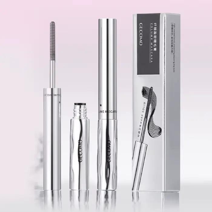 Mascara longue tenue qui boucle les cils